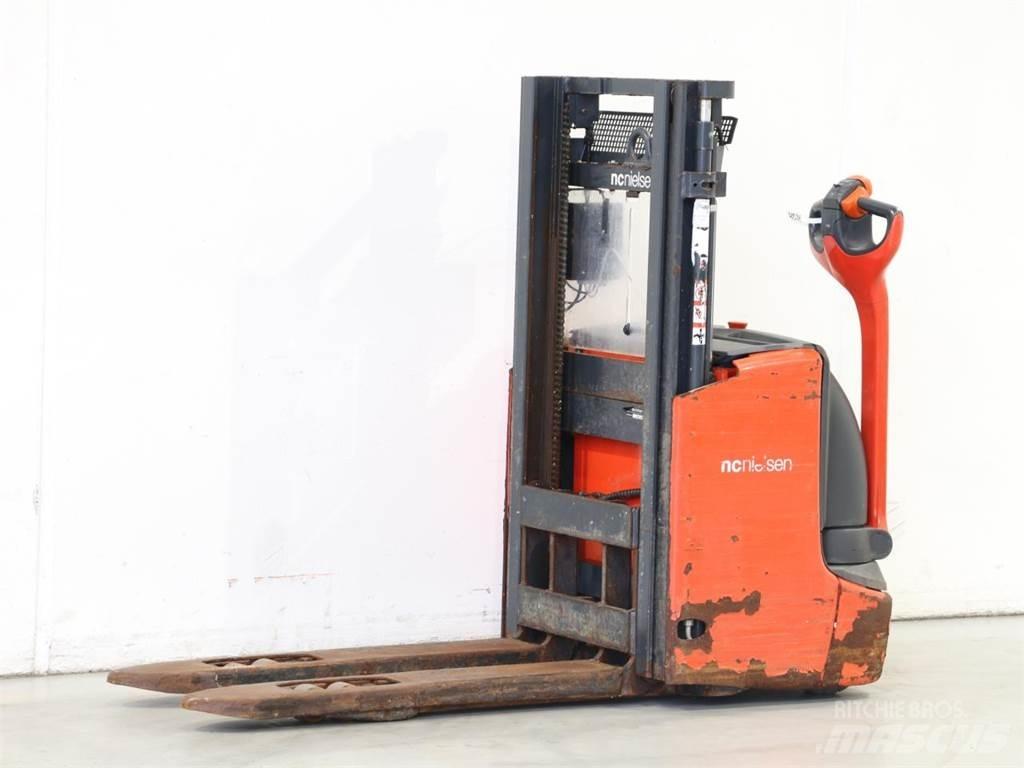 Linde L12I/1172 Empilhador para operador externo
