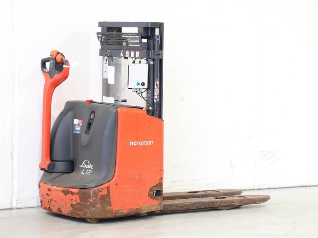 Linde L12I/1172 Empilhador para operador externo
