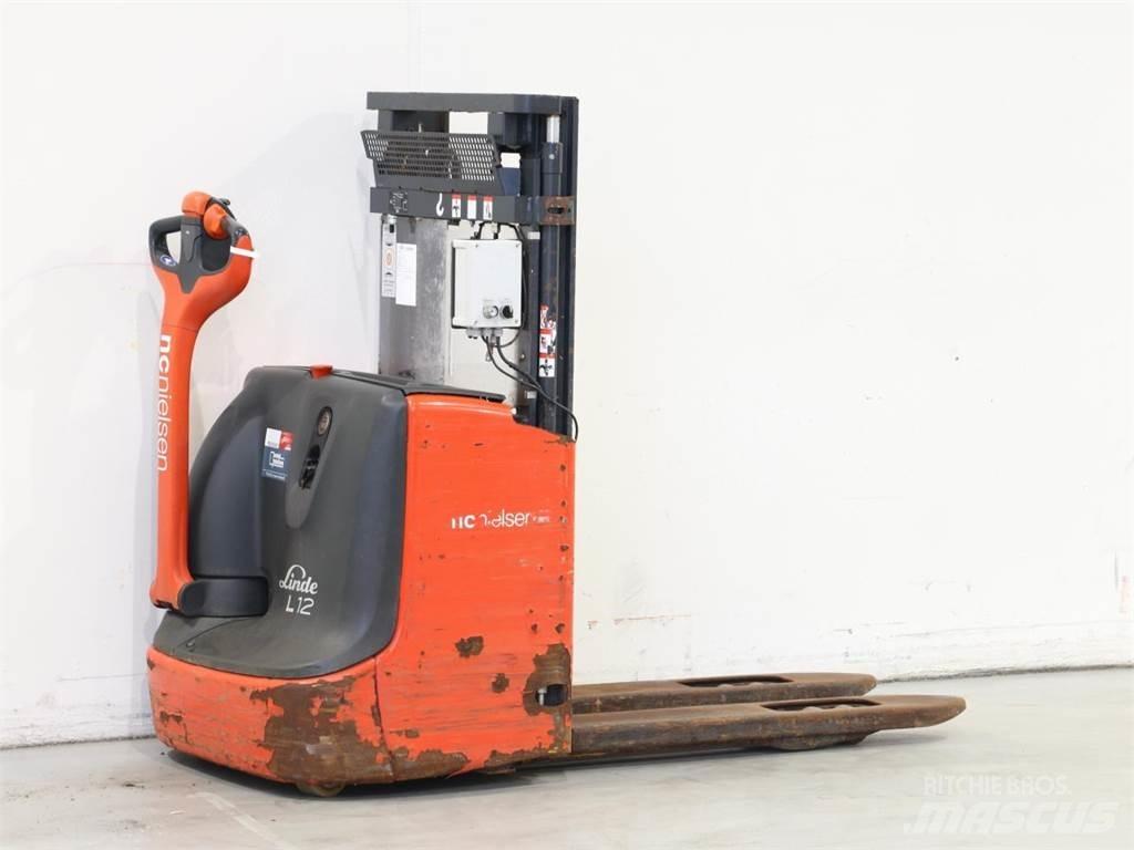 Linde L12I/1172 Empilhador para operador externo