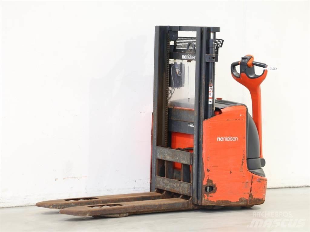 Linde L12I/1172 Empilhador para operador externo