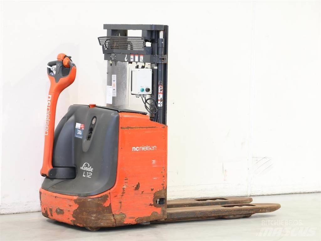 Linde L12I/1172 Empilhador para operador externo