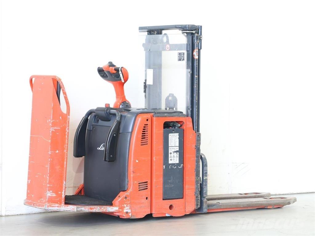 Linde L12LAP/133 Empilhador para operador externo