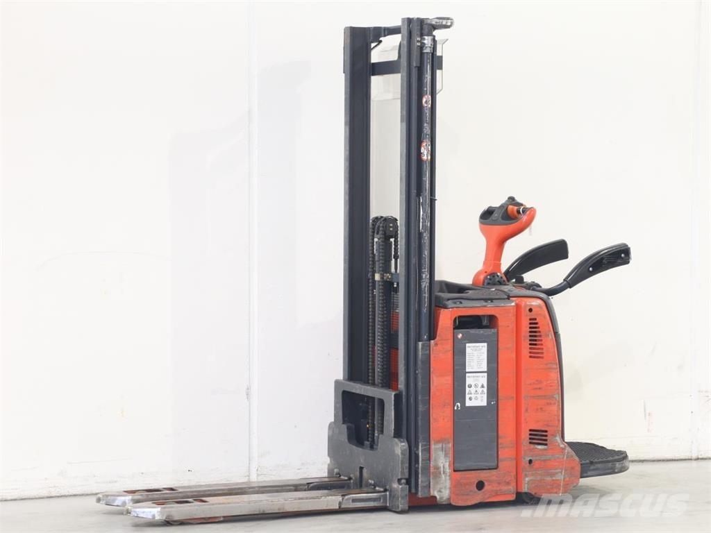 Linde L12LAP/133 Empilhador para operador externo