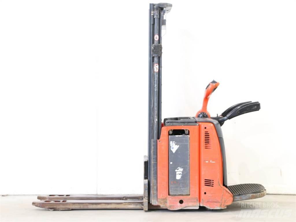 Linde L12LAP/133 Empilhador para operador externo