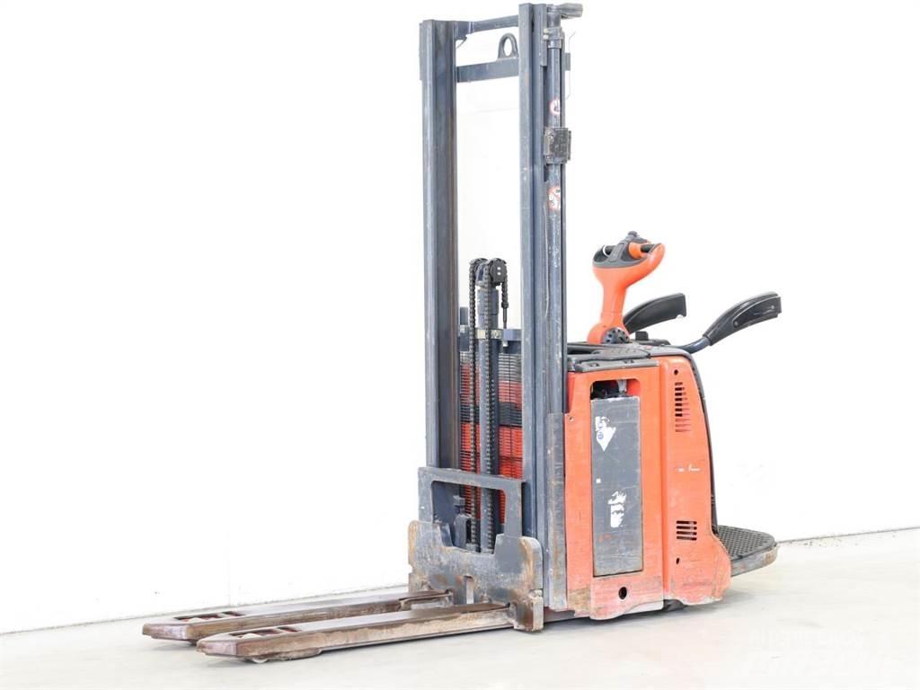 Linde L12LAP/133 Empilhador para operador externo