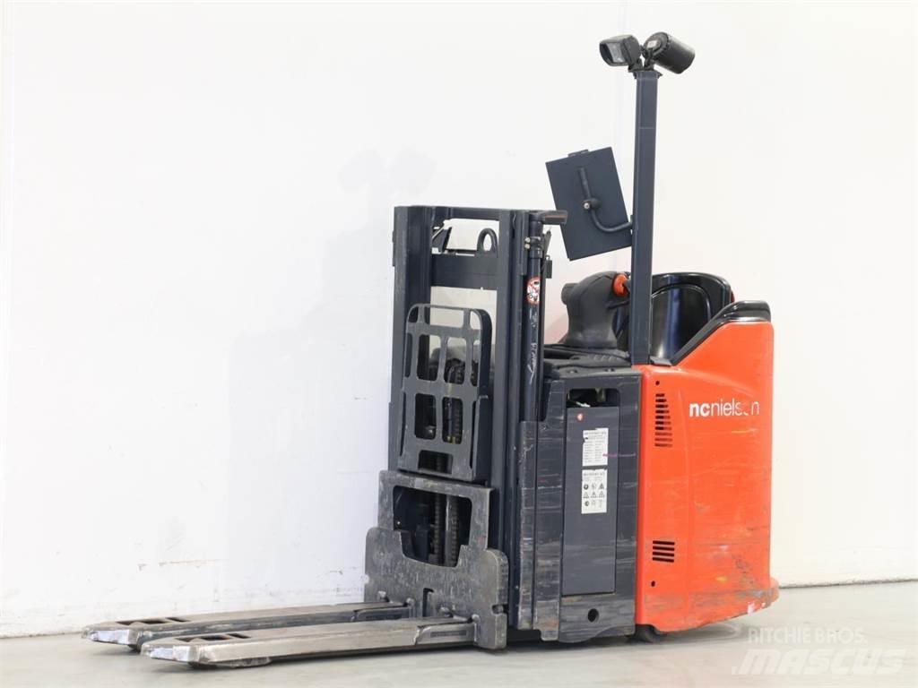Linde L12LSP/133 Empilhador para operador externo