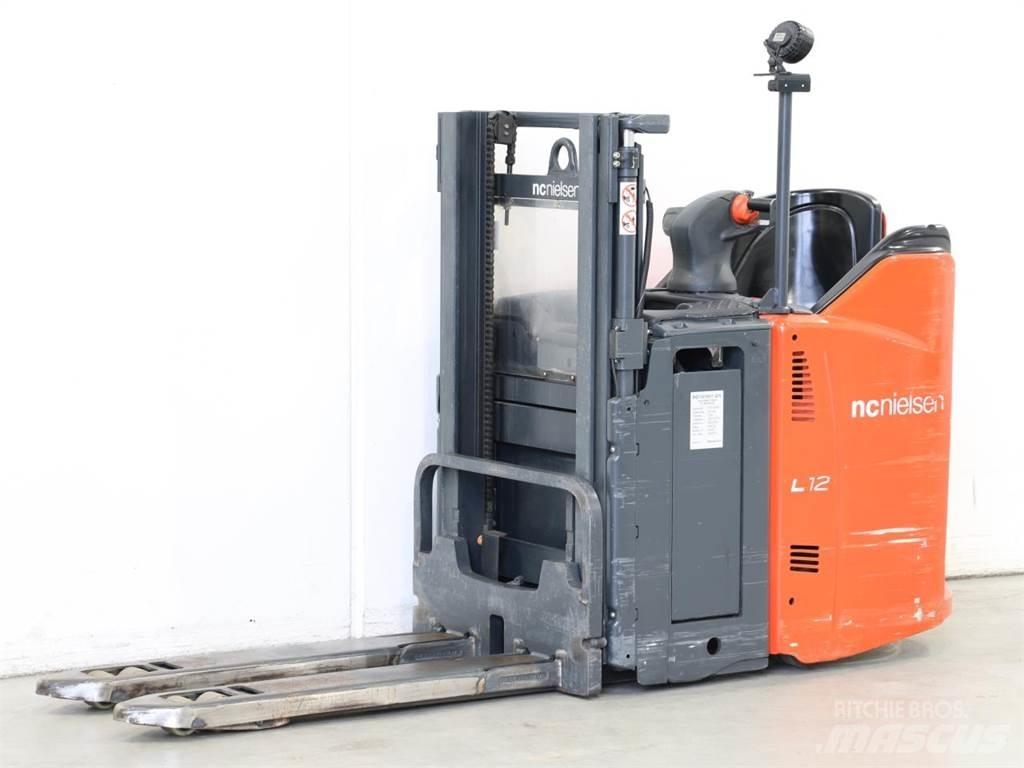 Linde L12LSP/133 Empilhador para operador externo