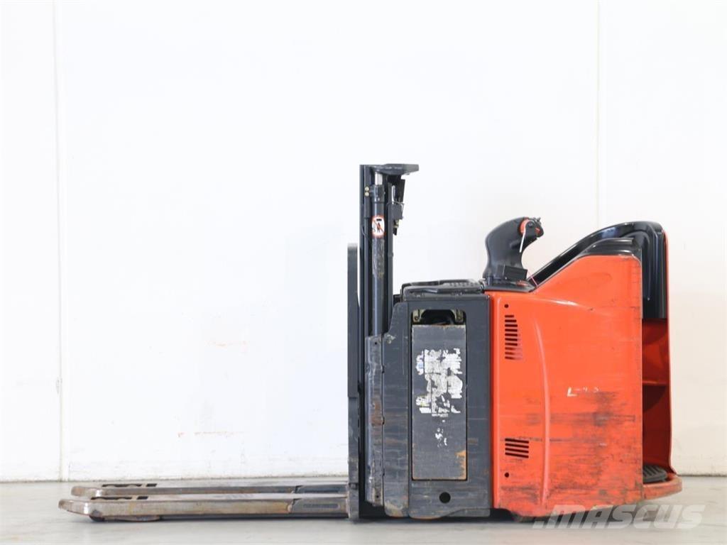 Linde L12LSP/133 Empilhador para operador externo