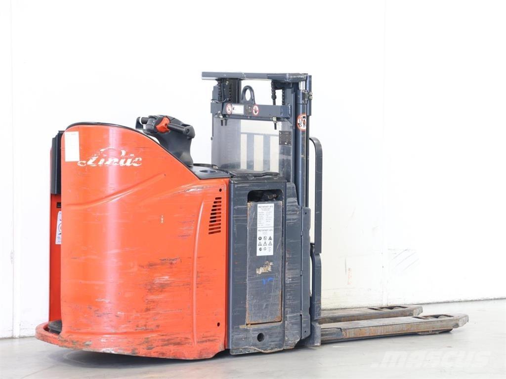 Linde L12LSP/133 Empilhador para operador externo