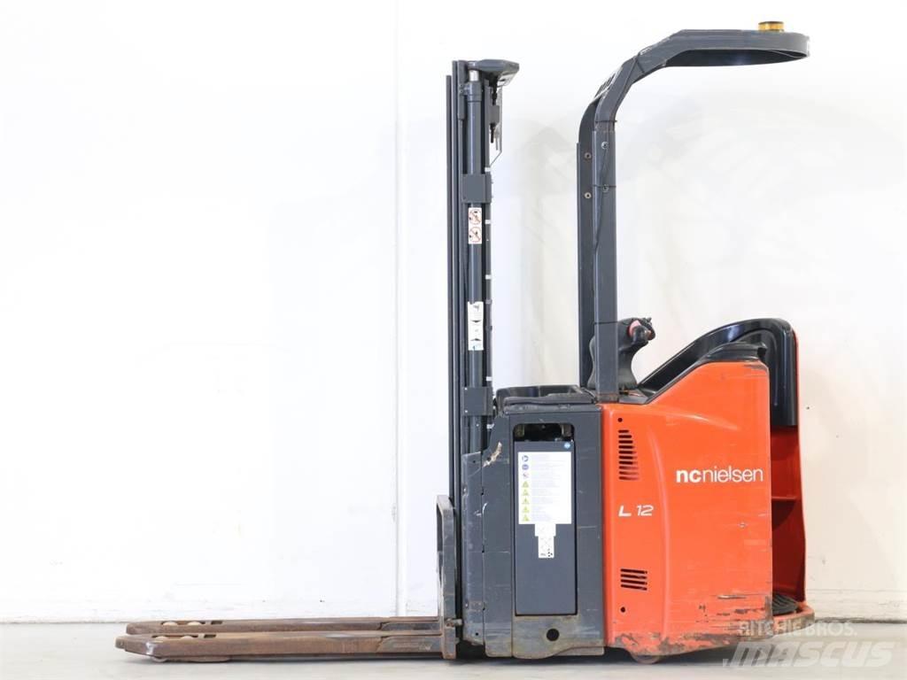 Linde L12LSP/133 Empilhador para operador externo