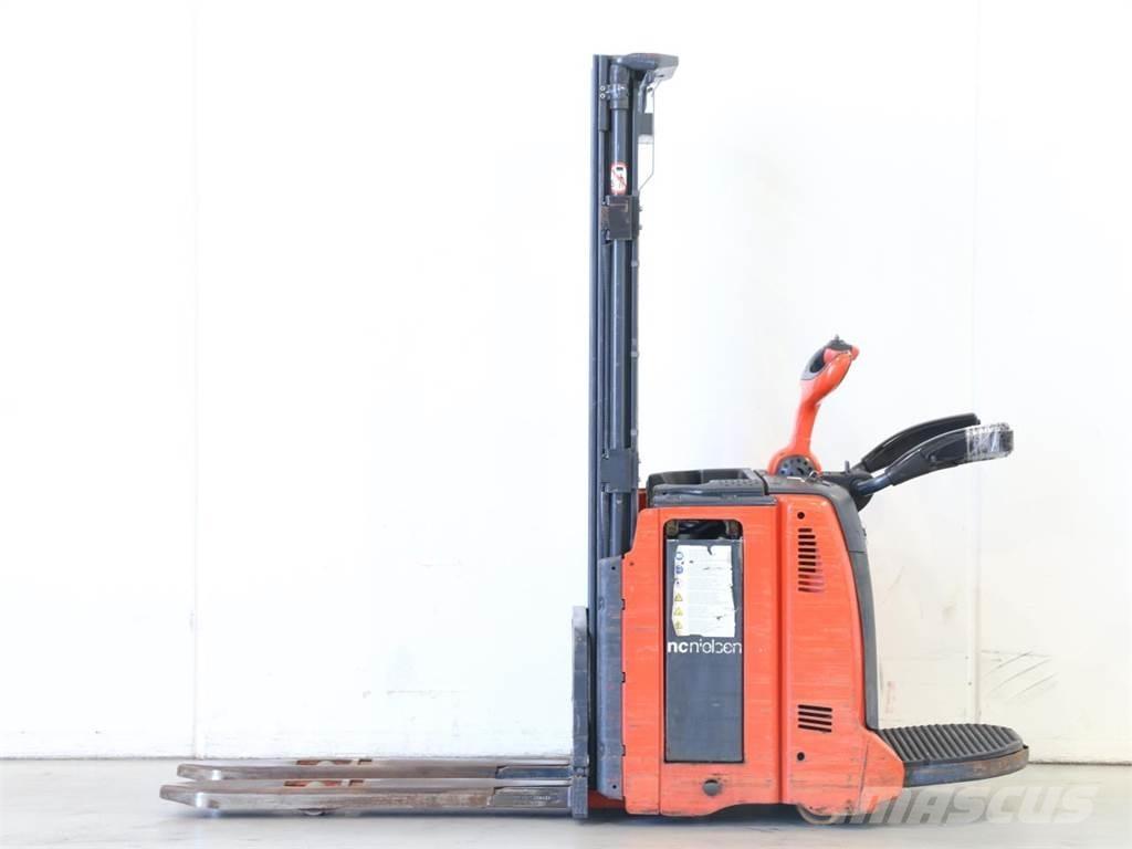 Linde L14AP/133 Empilhador para operador externo