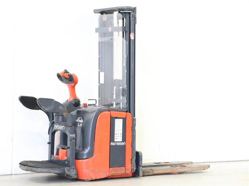 Linde L14API/372 Empilhador para operador externo