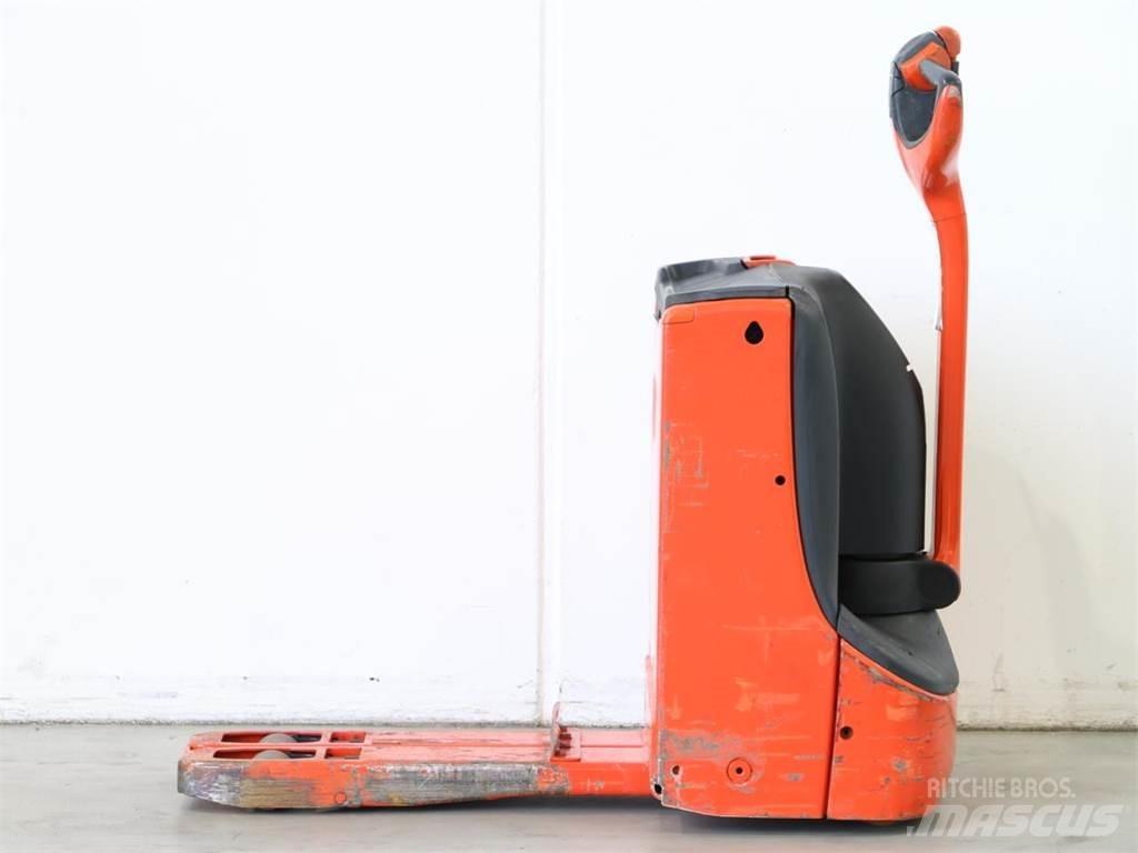 Linde T16/1152 Empilhador para operador externo