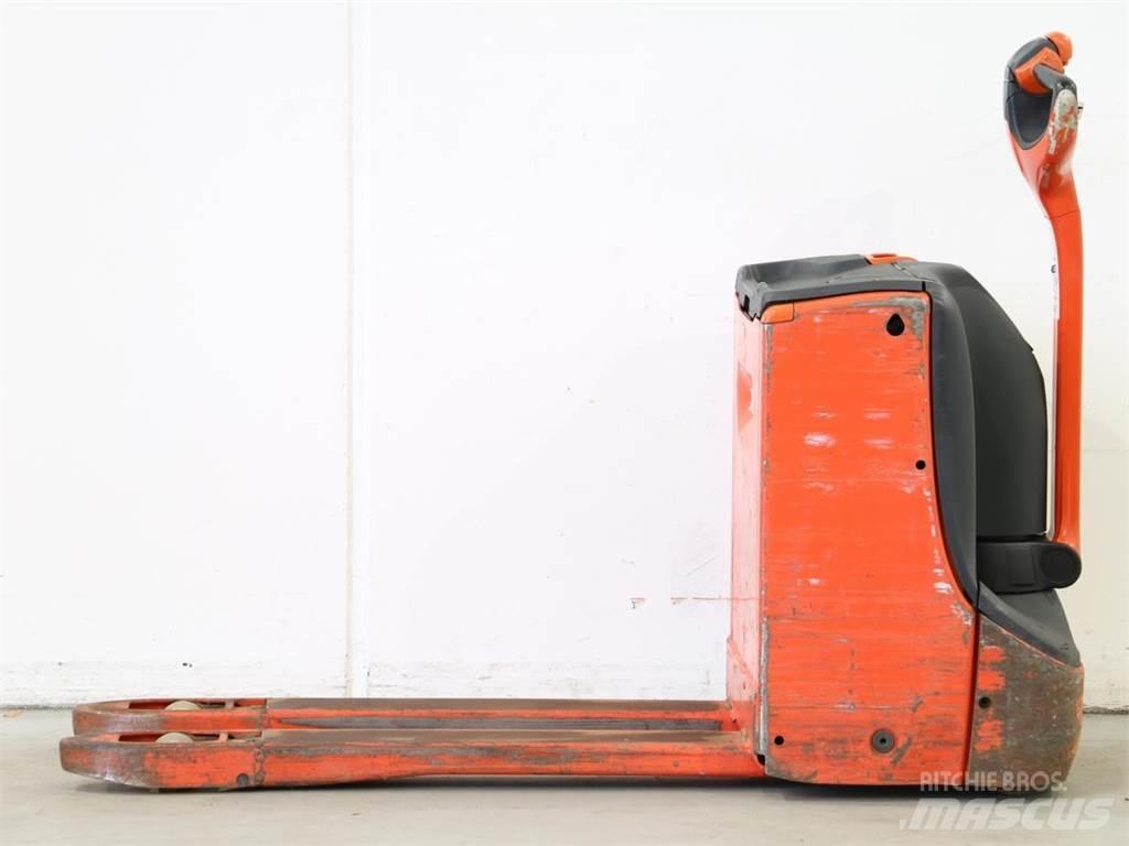 Linde T16/1152 Empilhador para operador externo