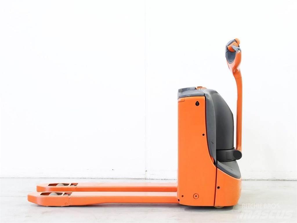 Linde T16/1152 Empilhador para operador externo