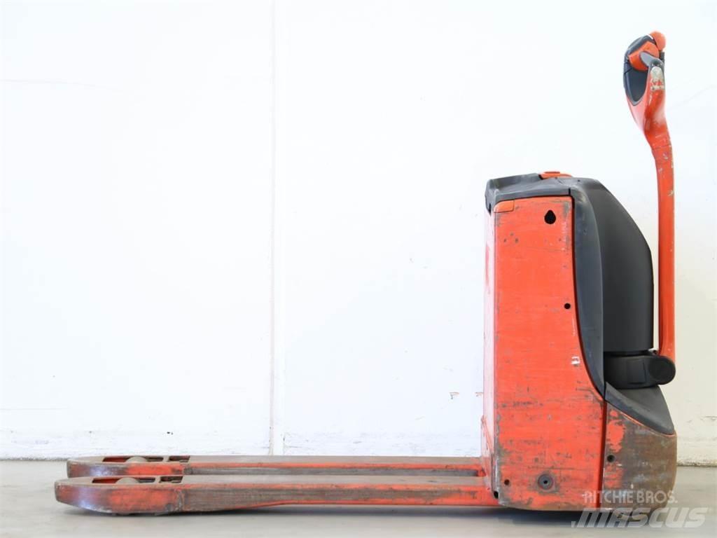 Linde T16/1152 Empilhador para operador externo