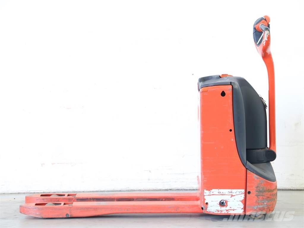 Linde T16/1152 Empilhador para operador externo