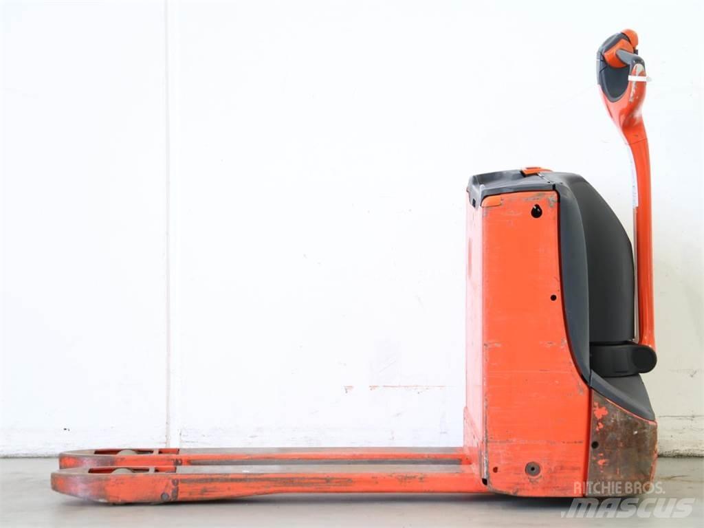 Linde T16/1152 Empilhador para operador externo