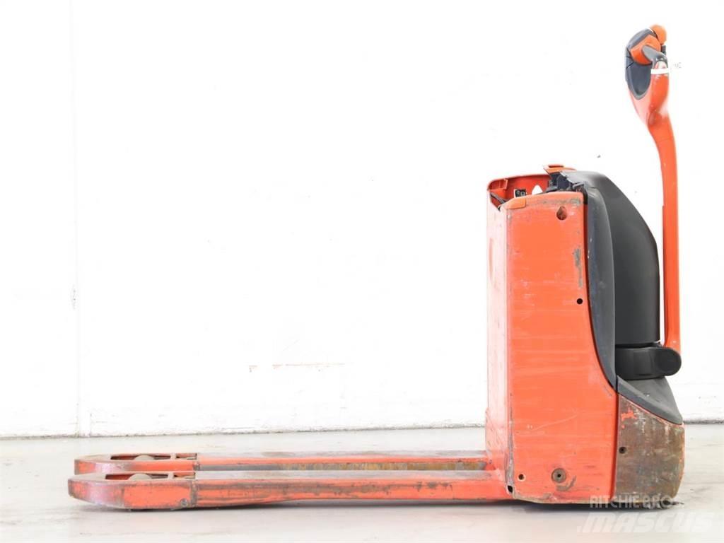 Linde T16/1152 Empilhador para operador externo