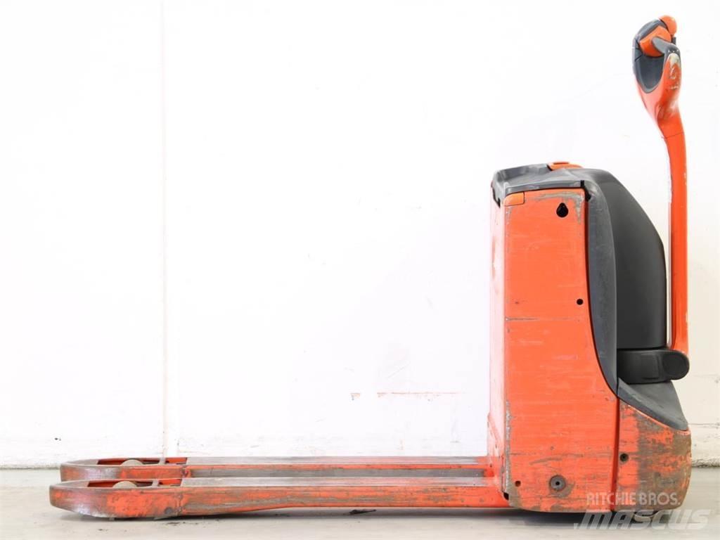 Linde T16/1152 Empilhador para operador externo