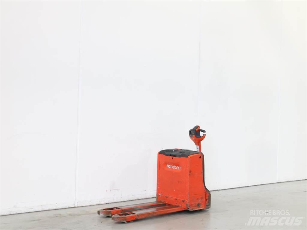 Linde T16/1152 Empilhador para operador externo