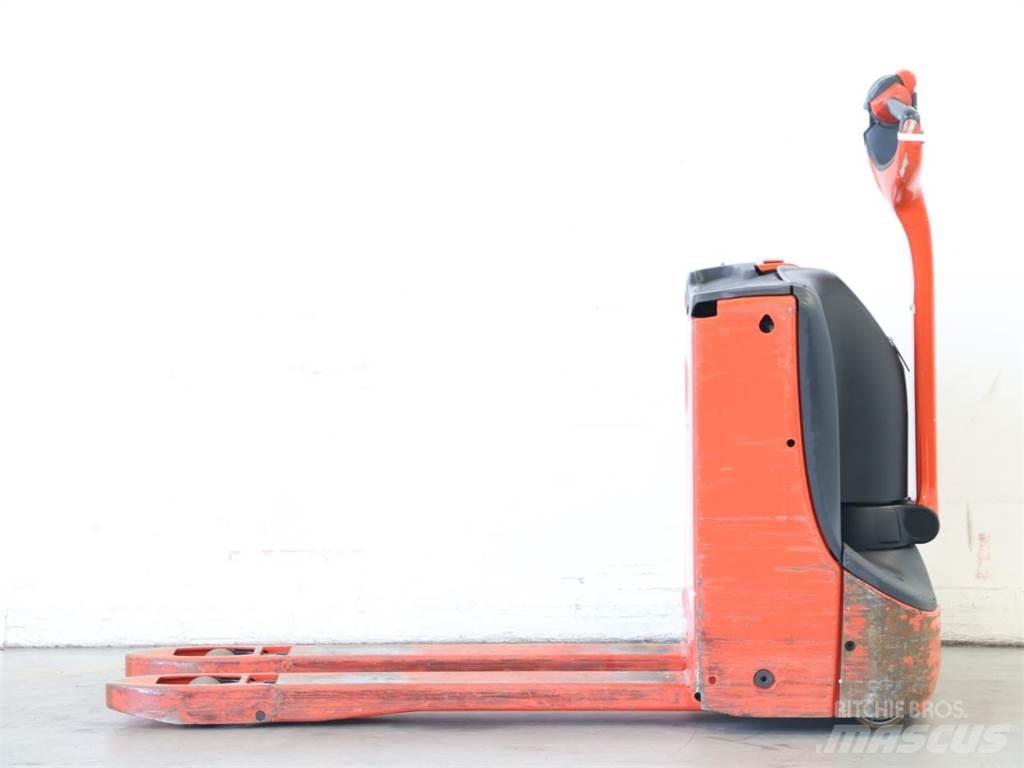 Linde T16/1152 Empilhador para operador externo