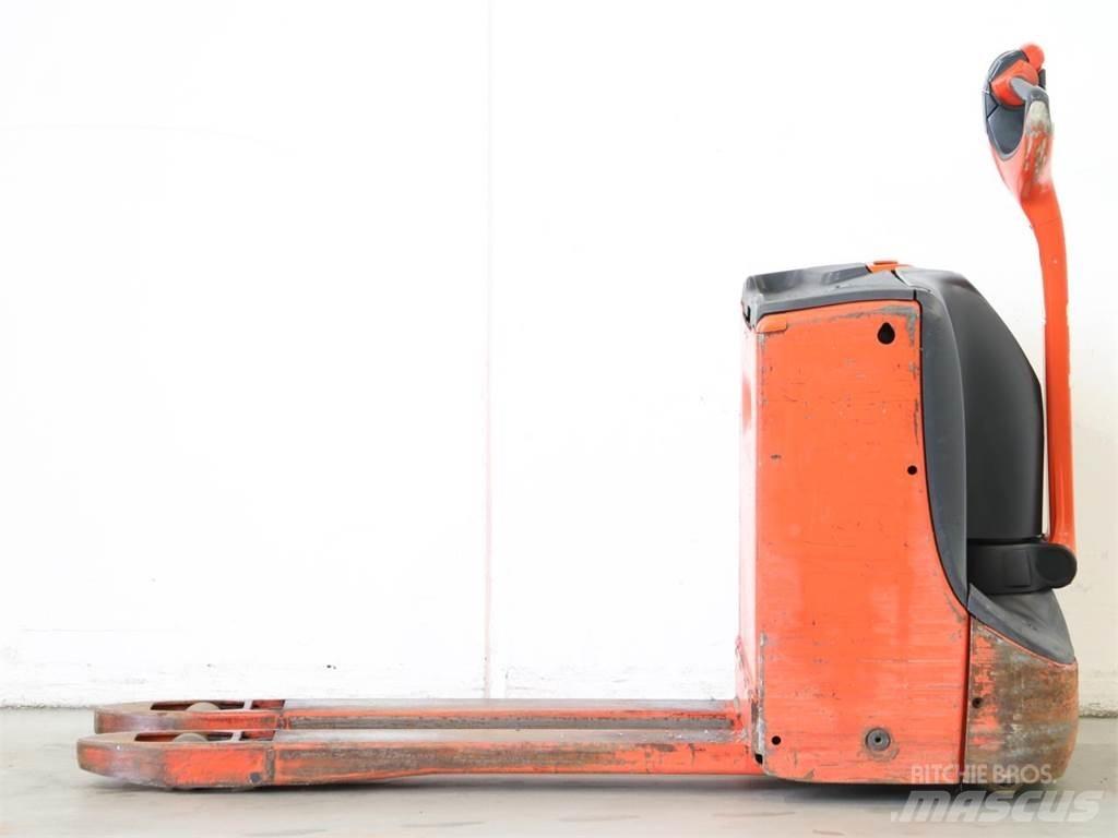Linde T16/1152 Empilhador para operador externo