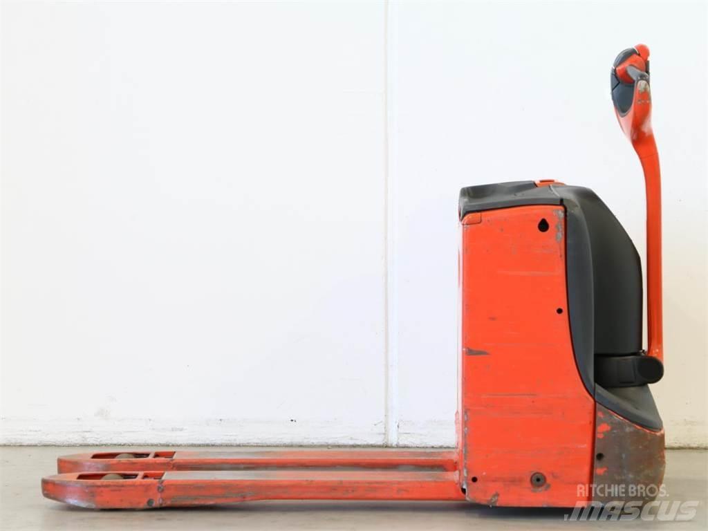 Linde T16/1152 Empilhador para operador externo