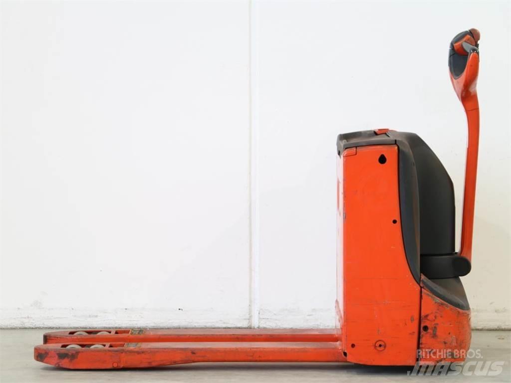 Linde T16/1152 Empilhador para operador externo