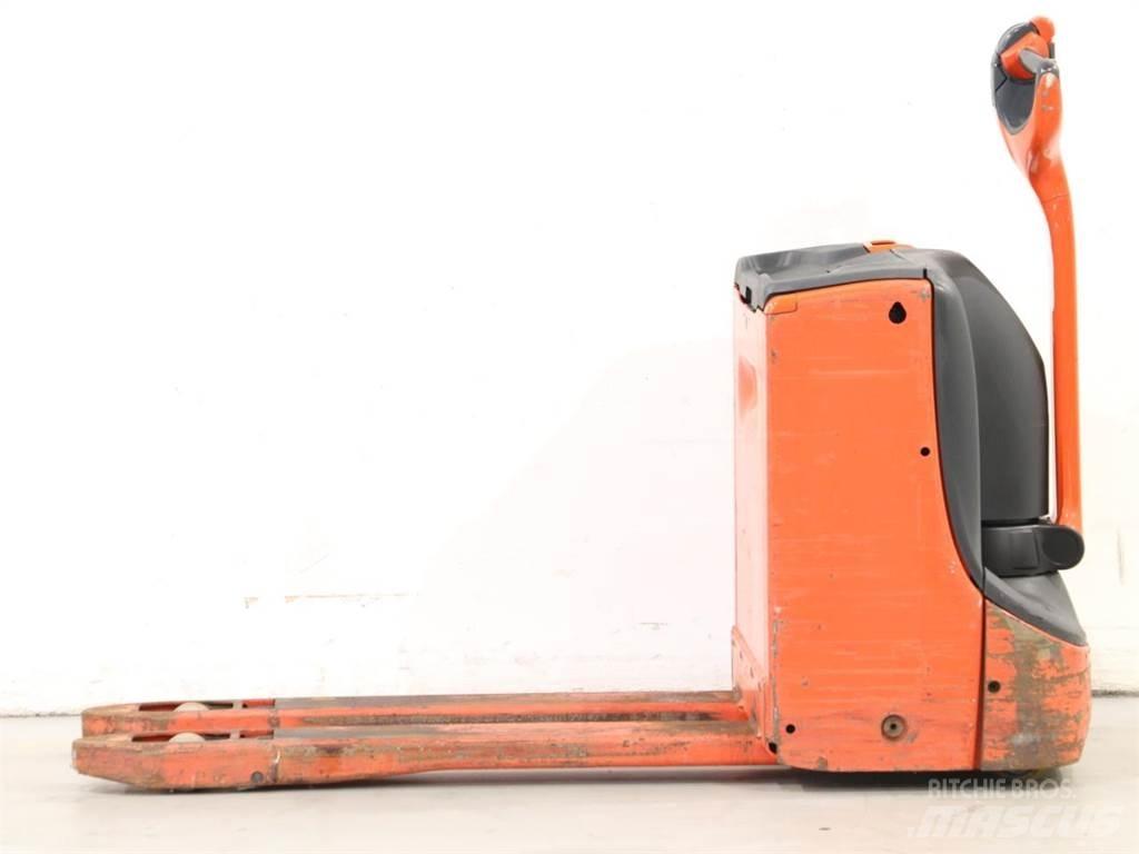 Linde T16/1152 Empilhador para operador externo