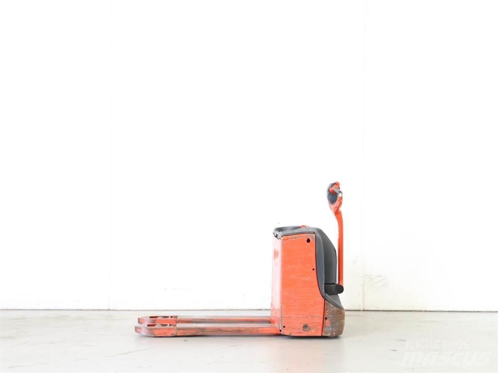 Linde T16/1152 Empilhador para operador externo