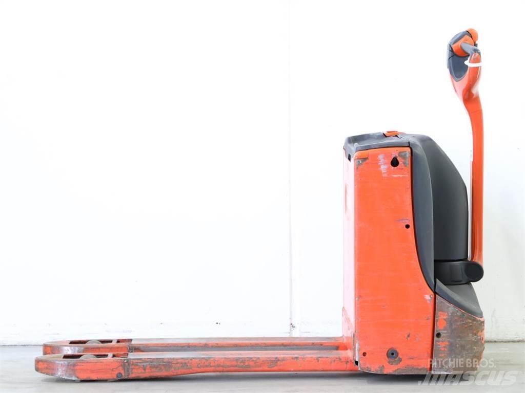 Linde T16/1152 Empilhador para operador externo