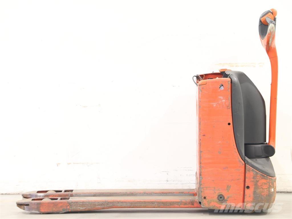 Linde T16/1152 Empilhador para operador externo