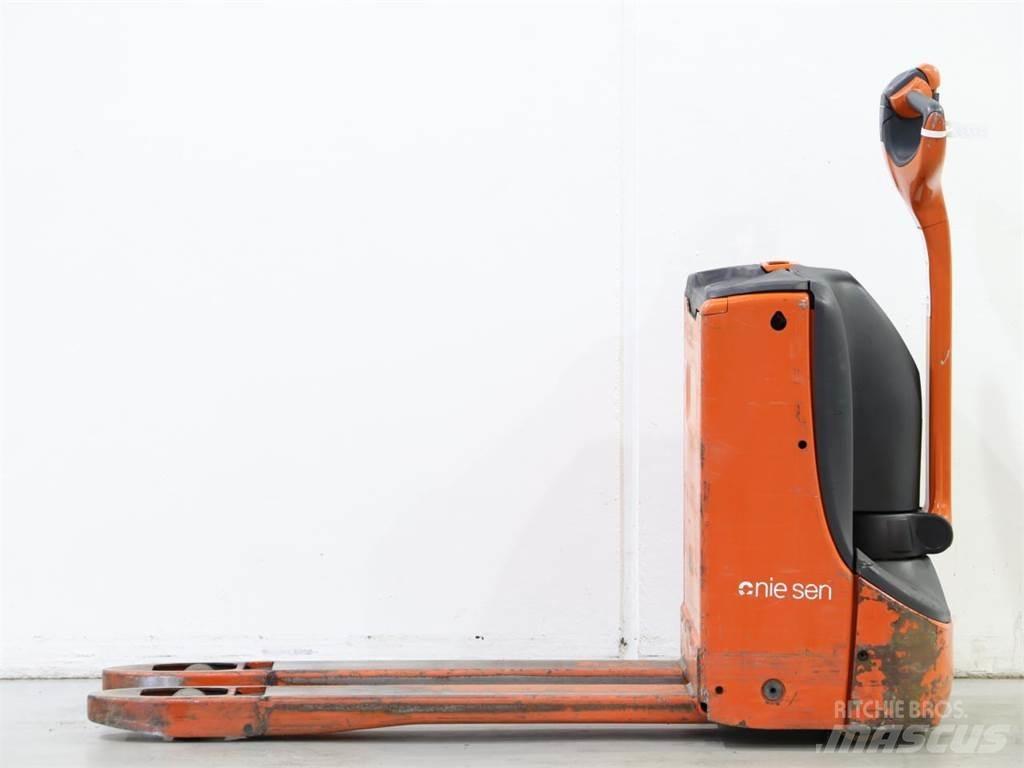 Linde T16/1152-00 Empilhador para operador externo