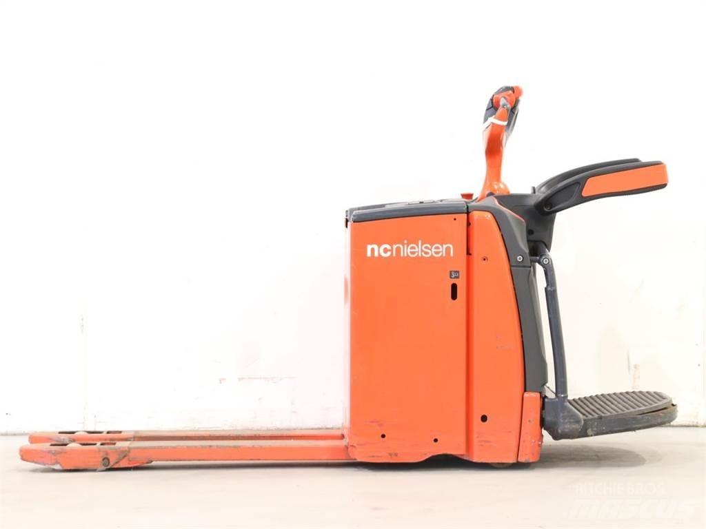 Linde T20AP/1153-02 Empilhador para operador externo