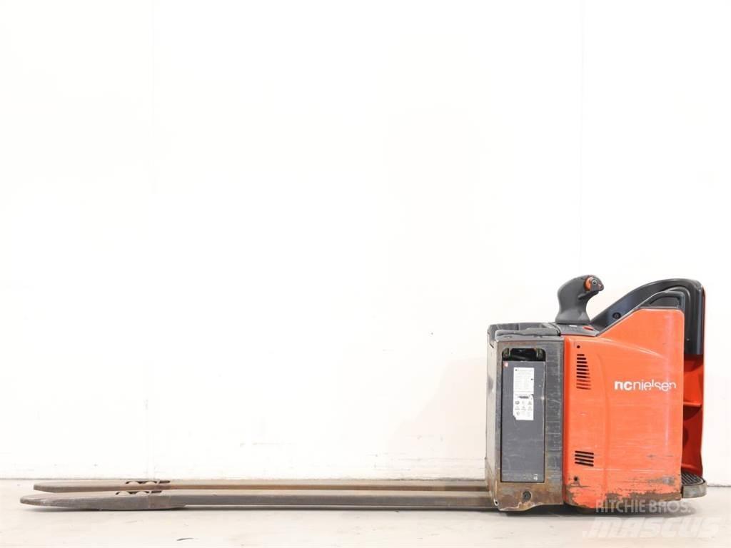 Linde T20SP/131 Empilhador para operador externo