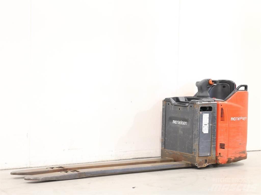 Linde T20SP/131 Empilhador para operador externo
