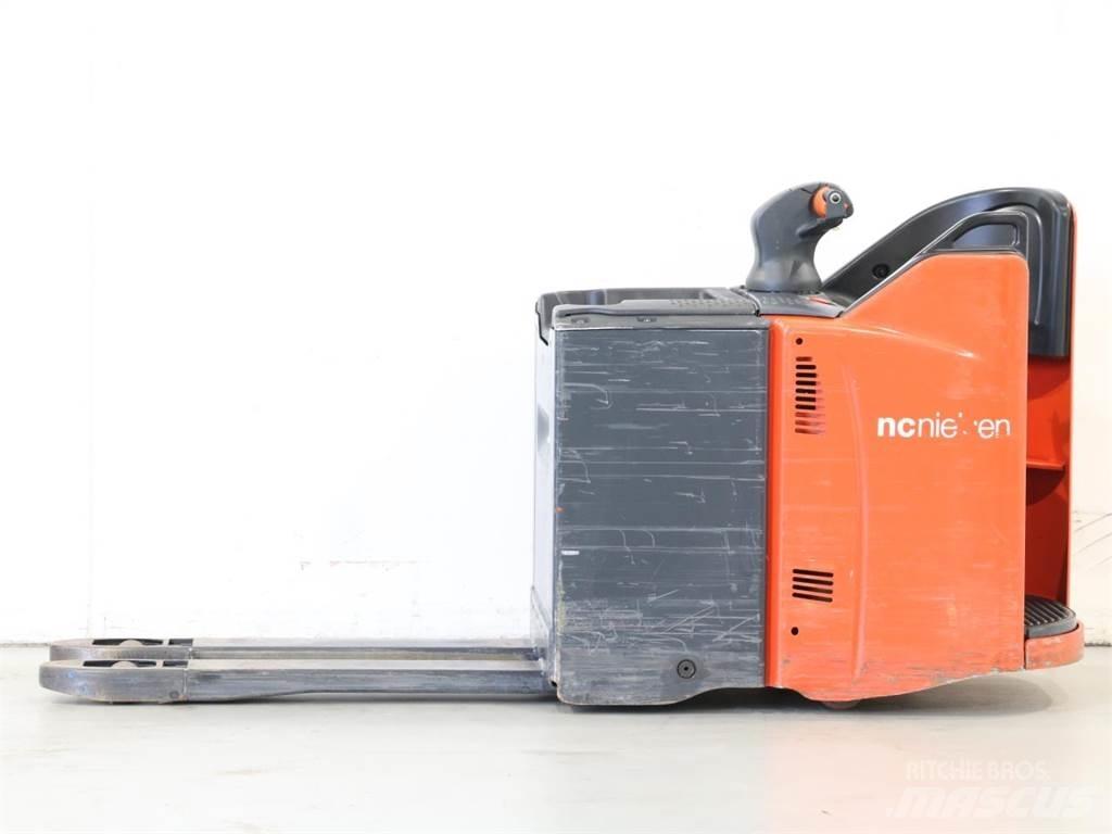 Linde T20SP/131 Empilhador para operador externo