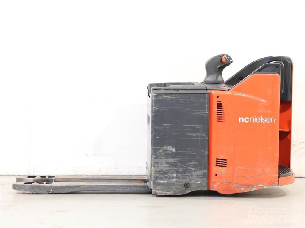 Linde T20SP/131 Empilhador para operador externo