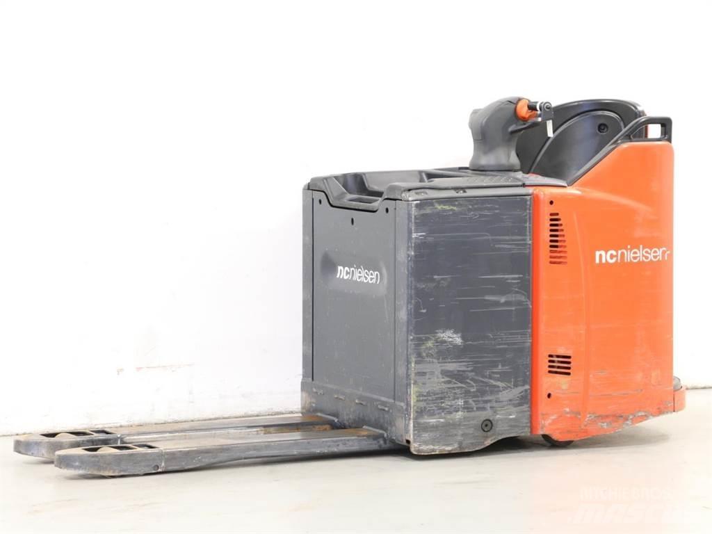 Linde T20SP/131 Empilhador para operador externo