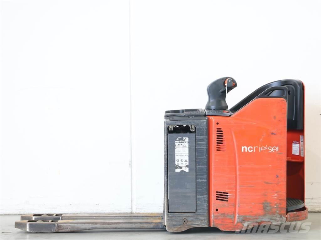 Linde T20SP/131-08 Empilhador para operador externo