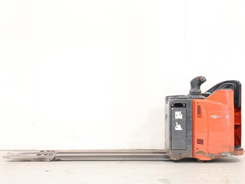 Linde T25SP/131-08 Empilhador para operador externo