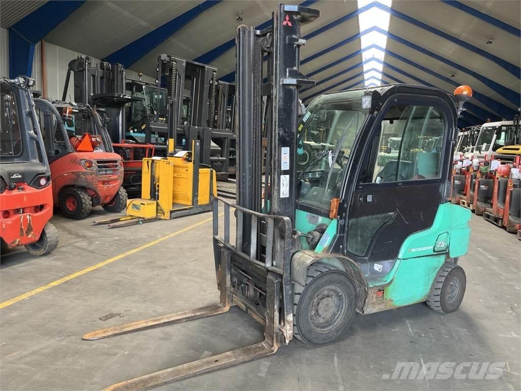 Mitsubishi FD25N Empilhadores Diesel
