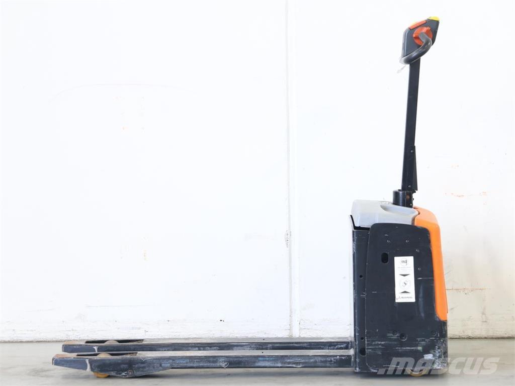 Rocla TW13ac Empilhador para operador externo