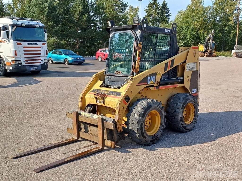 CAT 246 Minicarregadeiras