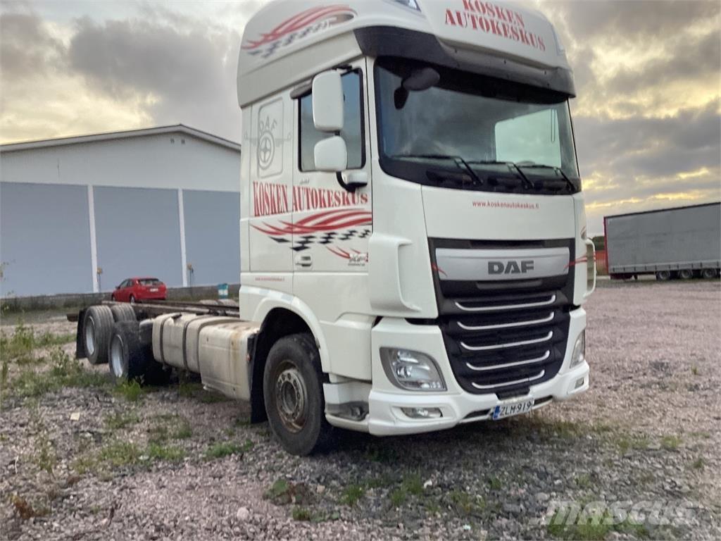 DAF XF 530 Camiões de chassis e cabine