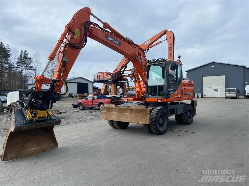 Doosan DX 140W Escavadoras de rodas