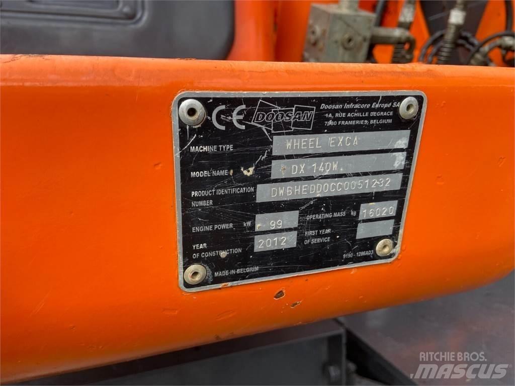Doosan DX 140W Escavadoras de rodas
