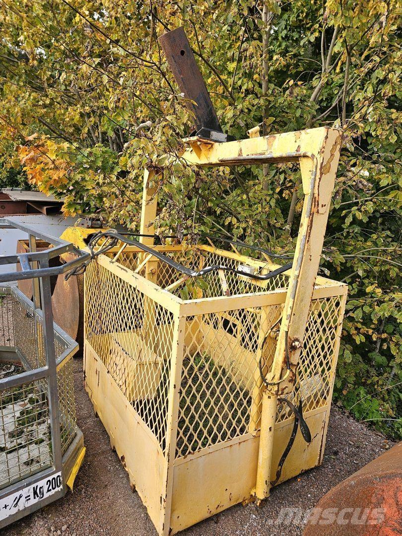  Henkilökori Outras gruas