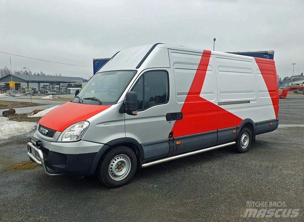 Iveco 35S17 Carrinhas de caixa fechada